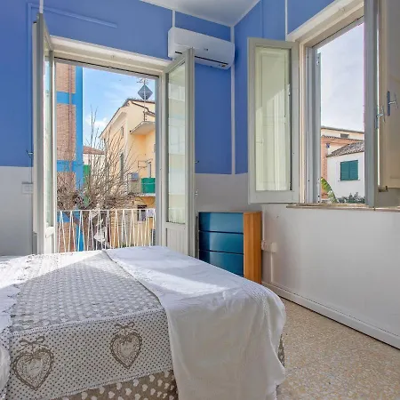 Spacious Apartment In Giulianova With Terrace * Giulianova