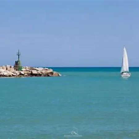 Spacious Apartment In Giulianova With Terrace Джулианова