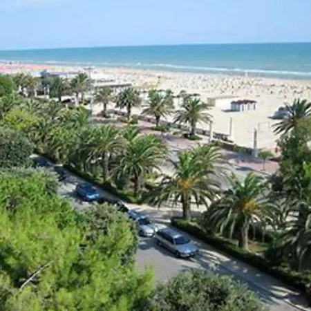 Spacious Apartment In Giulianova With Terrace Апартаменты *